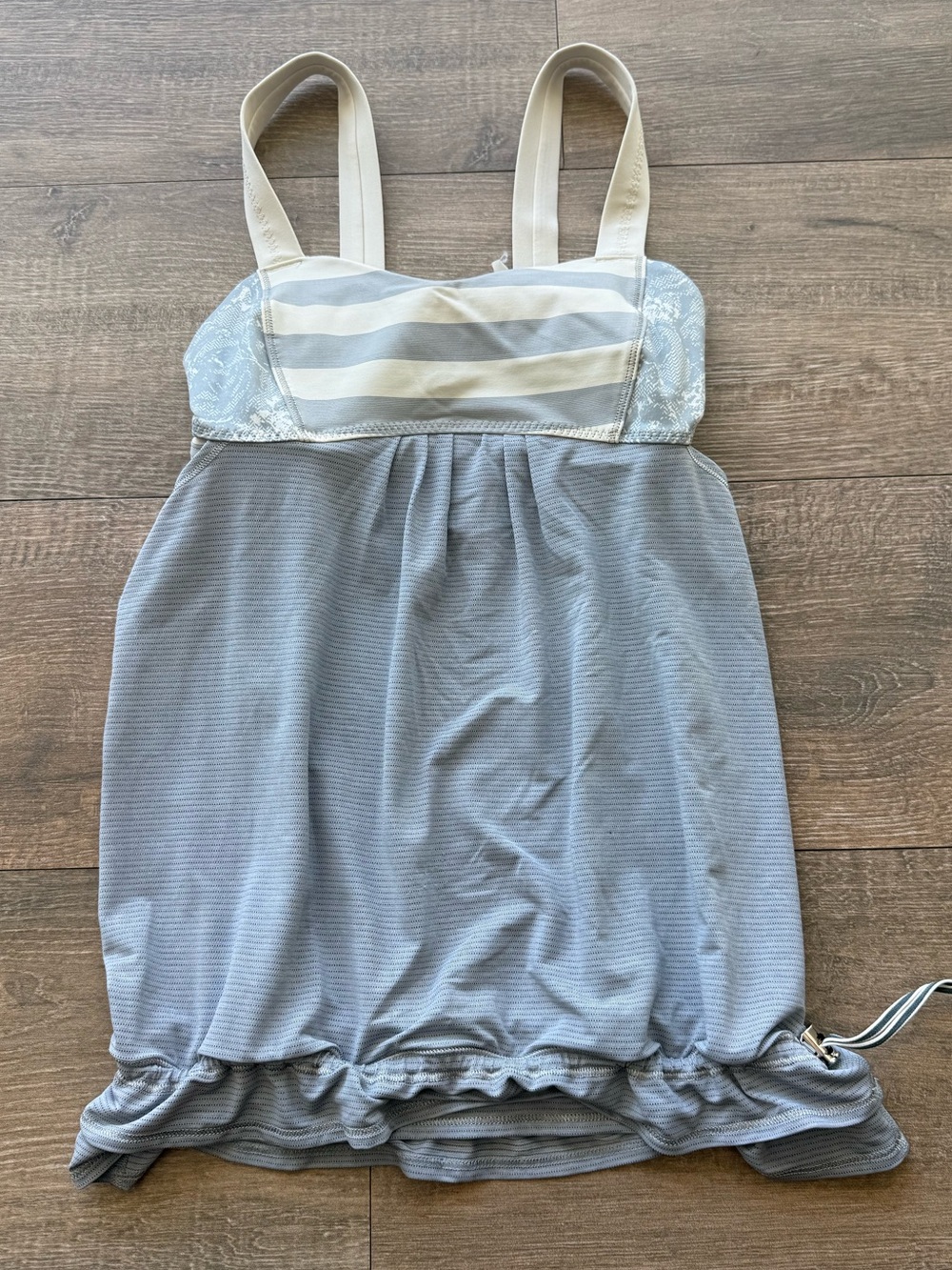 Vintage Lululemon tank with built in bra